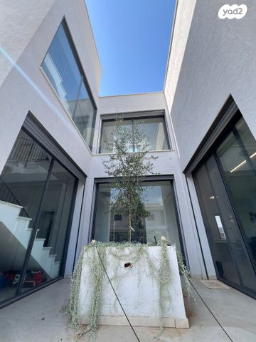 בית פרטי/ קוטג', אלונים, חיננית