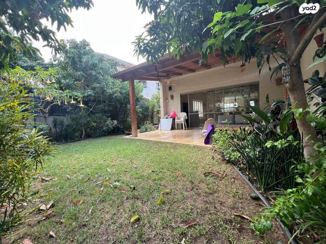 דו משפחתי, גני מנחם, באר יעקב