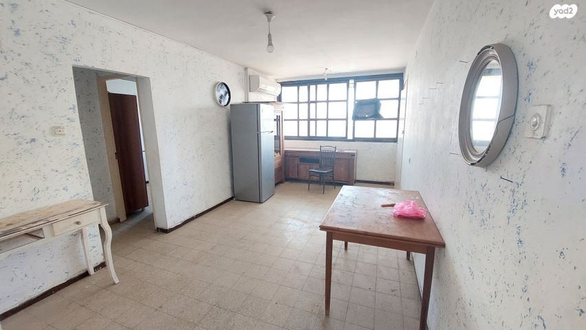 דירה, רש"י, שכונה ד', באר שבע