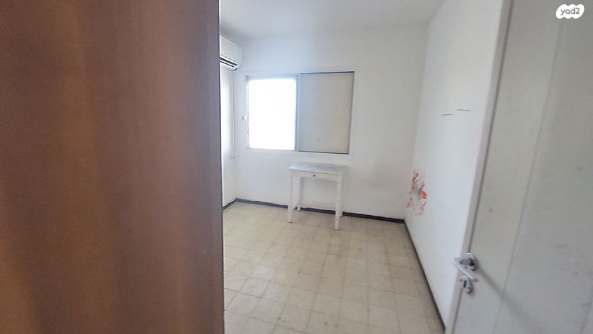 דירה, רש"י, שכונה ד', באר שבע