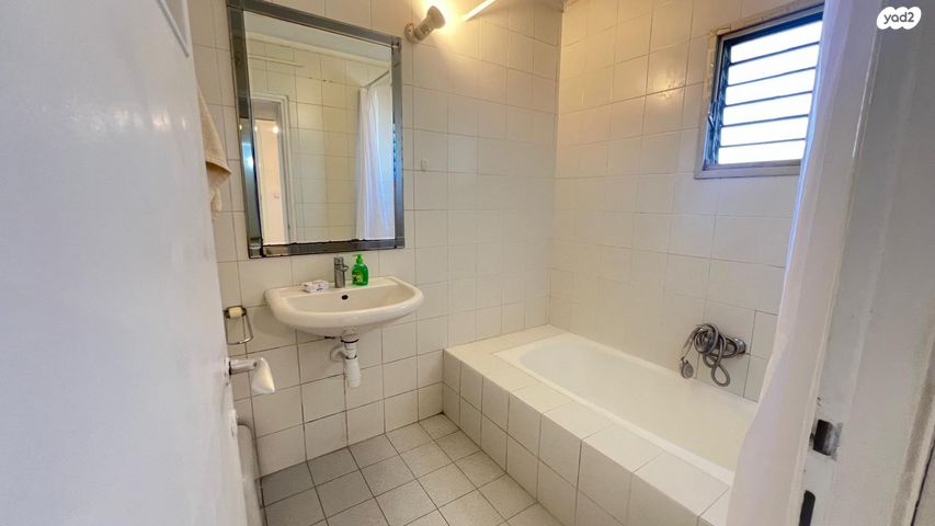 דירה, האחים אל כוויתי, לבנה, תל אביב יפו