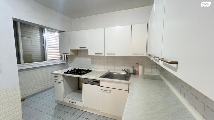 דירה, האחים אל כוויתי, לבנה, תל אביב יפו