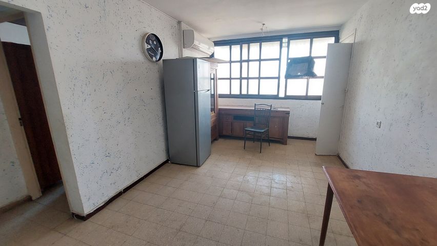 דירה, רש"י, שכונה ד', באר שבע