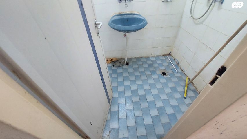 דירה, רש"י, שכונה ד', באר שבע