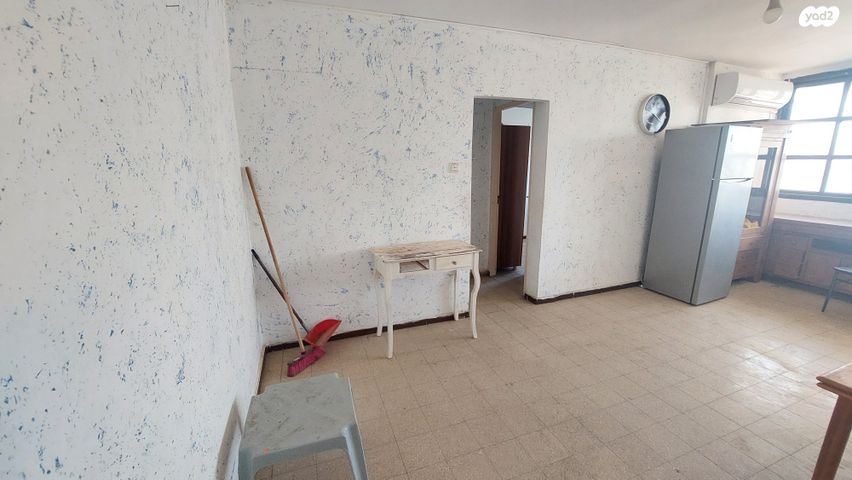 דירה, רש"י, שכונה ד', באר שבע