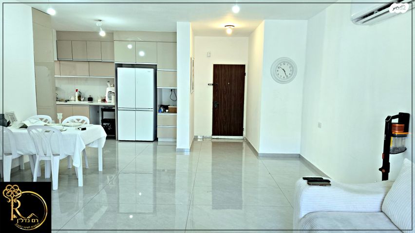 דירה, קול התור, מגדים, מעלה אדומים