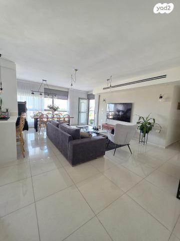 דירה, דרך יצחק בן ארי 2, רחובות החדשה, רחובות