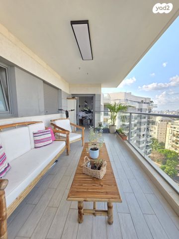 דירה, דרך יצחק בן ארי 2, רחובות החדשה, רחובות