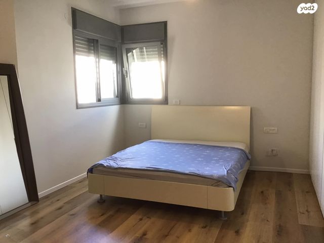 גג/ פנטהאוז, גולדה מאיר, מתחם 1200, הוד השרון