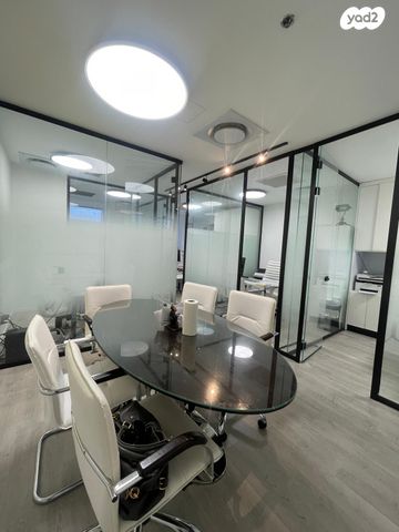 משרדים, דרך זאב ז'בוטינסקי 7, בורסה, רמת גן