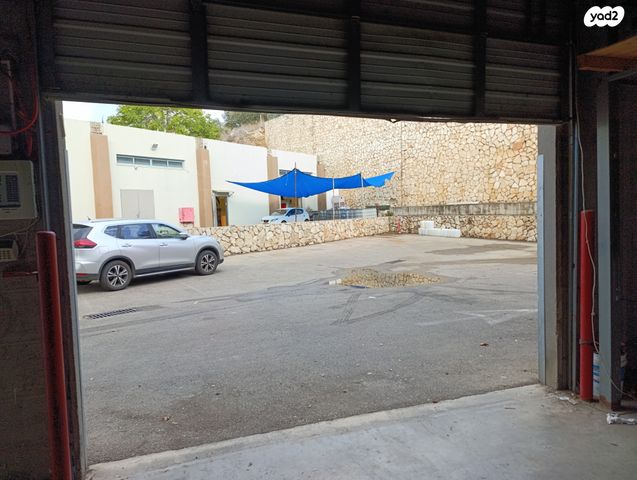 מבני תעשיה, המלאכה, אזור תעשייה קורן, מעלות תרשיחא