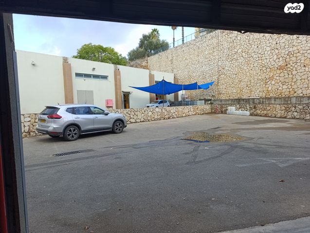 מבני תעשיה, המלאכה, אזור תעשייה קורן, מעלות תרשיחא