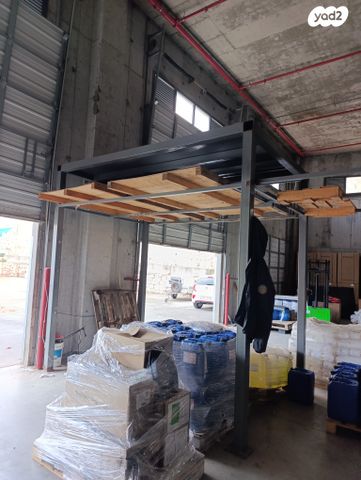 מבני תעשיה, המלאכה, אזור תעשייה קורן, מעלות תרשיחא