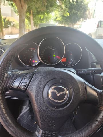 מודעת רכב מאזדה 3