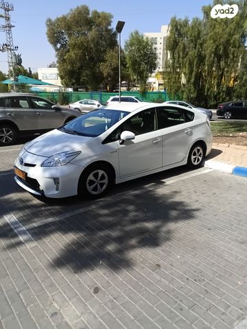 טויוטה פריוס