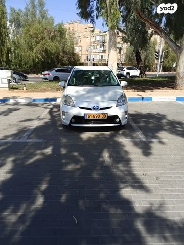 טויוטה פריוס