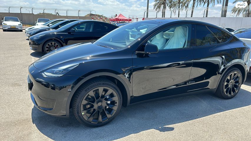 מודעת רכב טסלה מודל Y