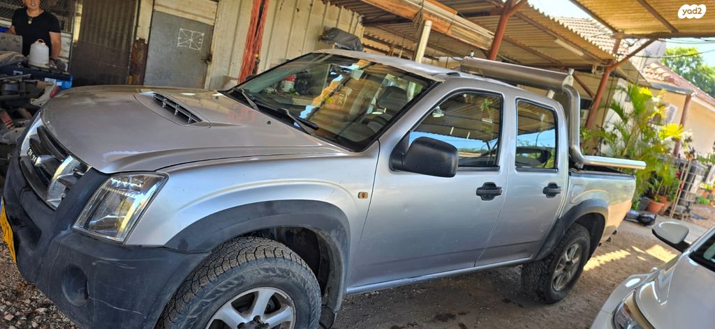 איסוזו די-מקס