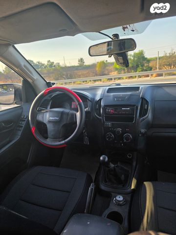 איסוזו די-מקס