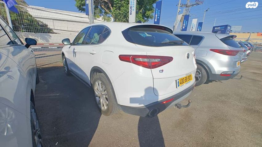 אלפא רומיאו סטלביו