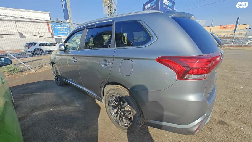 מיצובישי אאוטלנדר