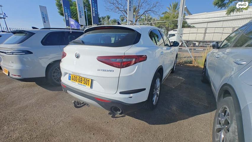 אלפא רומיאו סטלביו