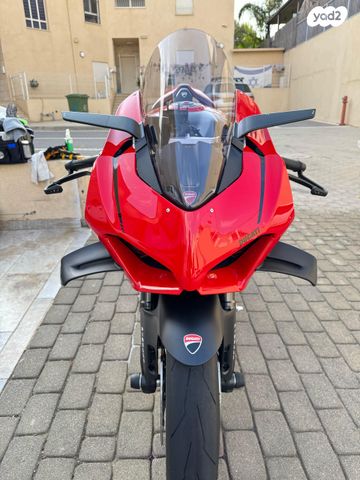 דוקאטי פניגאלה V4