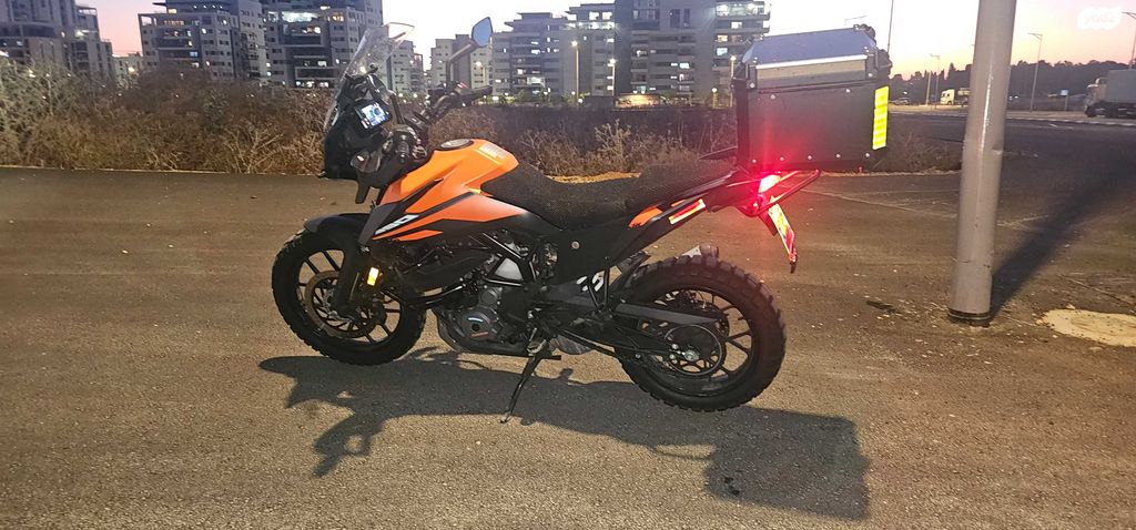 KTM Adventure 390