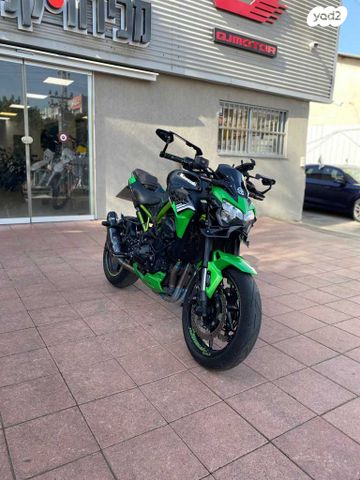 קאוואסאקי Z900