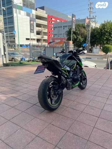 קאוואסאקי Z900