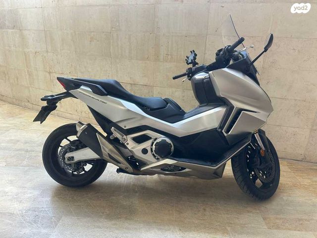 מודעת רכב הונדה פורזה 750