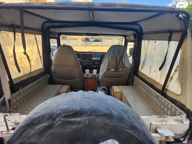 מודעת רכב ג'יפ CJ