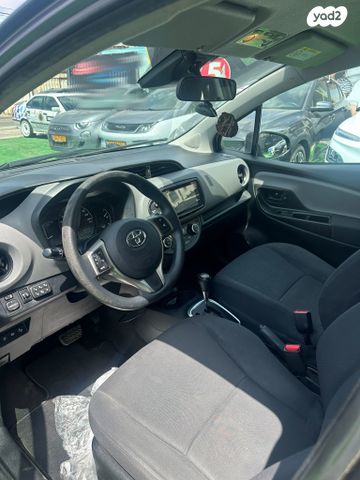 טויוטה יאריס