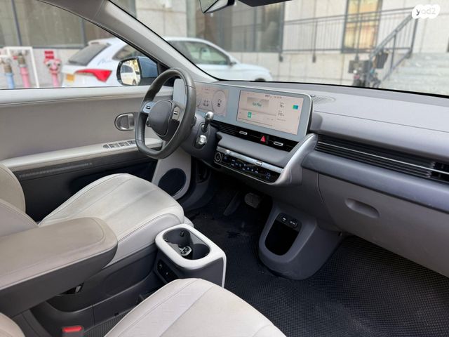 יונדאי איוניק 5