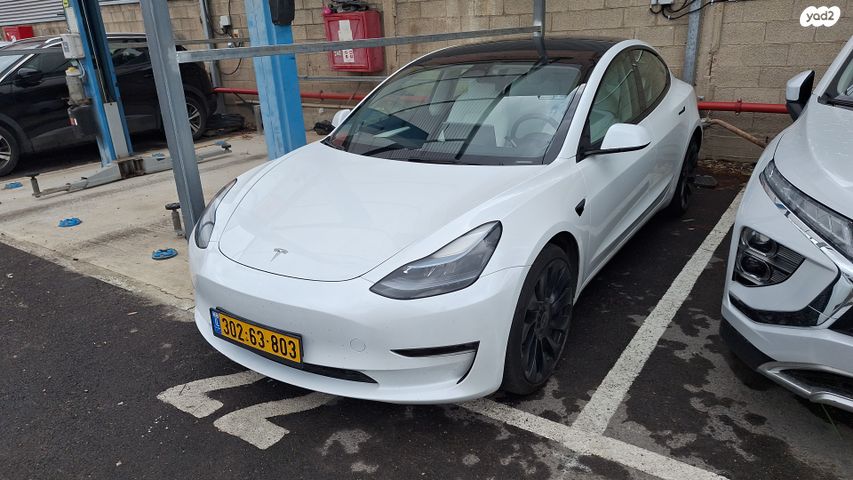 מודעת רכב טסלה מודל 3
