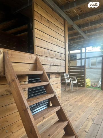 דירת גן, איבי נחל 64, אבני חפץ, אבני חפץ