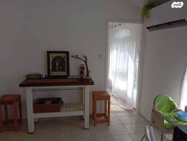 דירת גן, איבי נחל 64, אבני חפץ, אבני חפץ