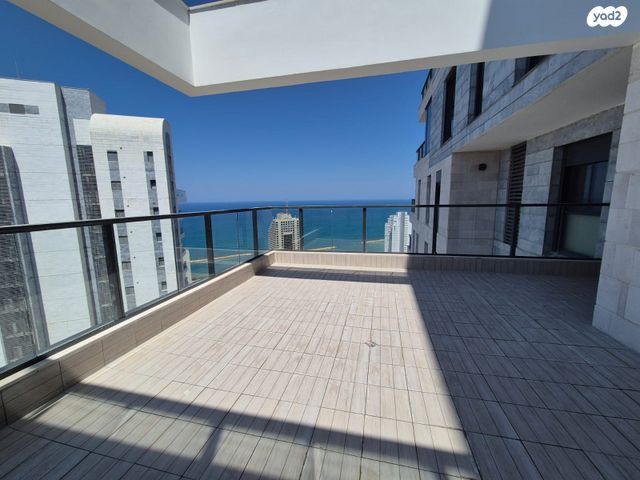 דירה, אמנון ליפקין שחק 3, נוף הטיילת, נתניה