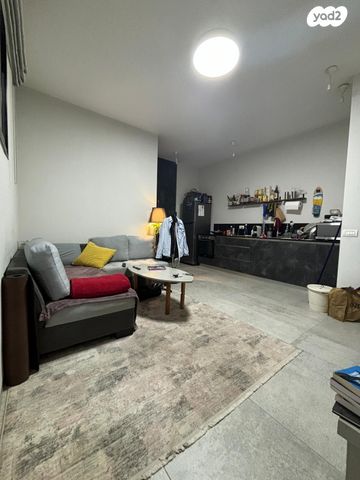 יחידת דיור, נחל הירקון 1, אירוס, אירוס