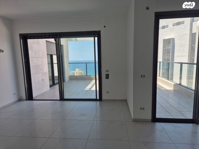 דירה, אמנון ליפקין שחק 3, נוף הטיילת, נתניה