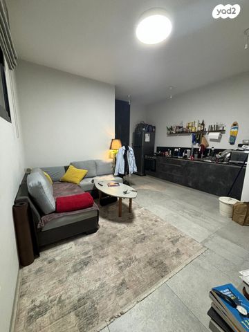 יחידת דיור, נחל הירקון 1, אירוס, אירוס