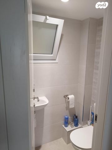 דירה, התבור 5, גבעת סביון, גני תקווה