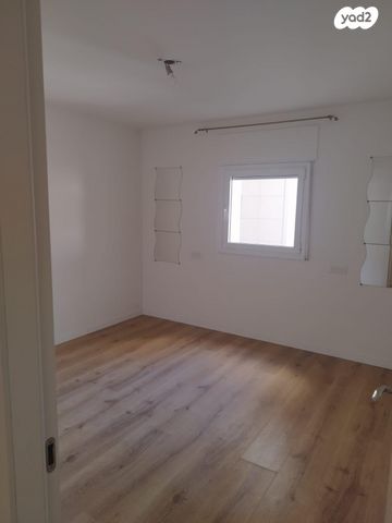 דירה, התבור 5, גבעת סביון, גני תקווה