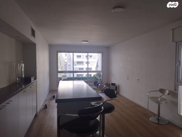 דירה, התבור 5, גבעת סביון, גני תקווה