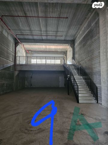 מחסנים, היצירה 19, אזור תעשיה, בית הסוהר המרכזי, רמלה