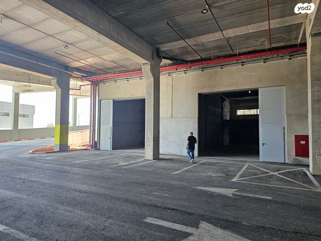 מחסנים, היצירה 19, אזור תעשיה, בית הסוהר המרכזי, רמלה