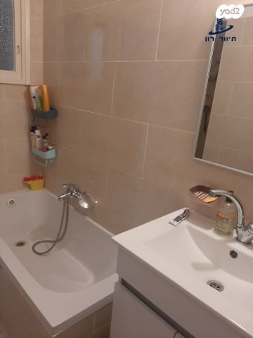 דירה, הל"ה, גבעתיים