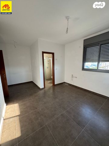 דירה, האושר, שרונה, כפר יונה