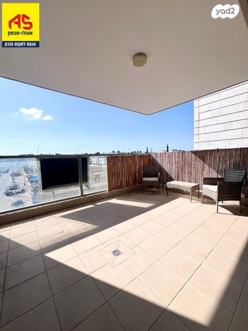 דירה, האושר, שרונה, כפר יונה