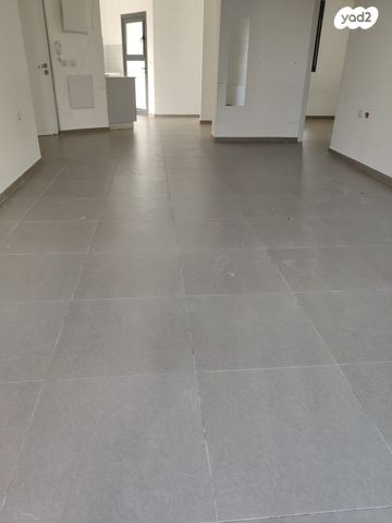 דירה, צאלה, גדרה הצעירה, גדרה